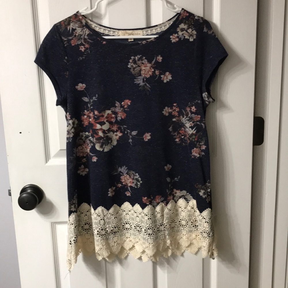 Tunic with lace bottom